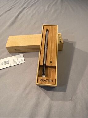 Wireless Smart Meat Thermometer in Silver with Bamboo Charging Dock